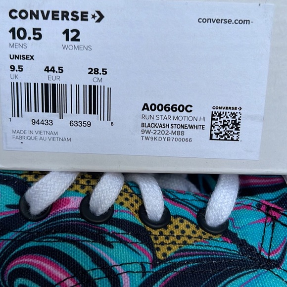 Converse A00660C
RUN STAR MOTION HI
BLACK/ASH STONE/WHITE
Chuck Taylor All Str M - Picture 16 of 16